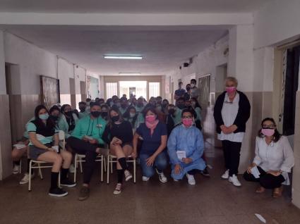 ESTUDIANTES Y SALUD: CHARLA SOBRE EL CÁNCER DE MAMA